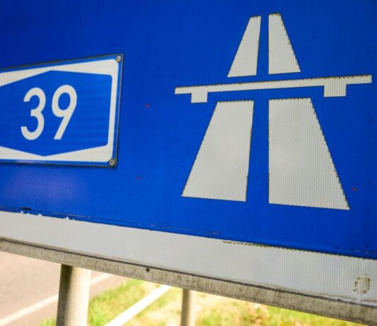 Städte und Landkreise fordern Bund zu A39-Weiterbau auf 14 Kommunen fordern die Bundesregierung auf, Gelder für den Weiterbau der A39 in Ostniedersachsen bereitzustellen. (Archivbild)