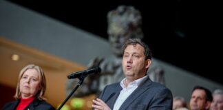 Das Agieren der Parteichefs Bärbel Bas (li.) und Lars Klingbeil in der schwarz-roten Bundesregierung sorgt an der SPD-Basis für immer mehr      