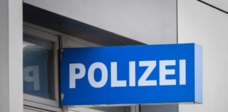 Nach heimlichen intimen Fotos: Schüler verlassen Gymnasium Zum Alter der Beschuldigten und weiteren Details wurden keine Angaben gemacht. (Symbolbild)