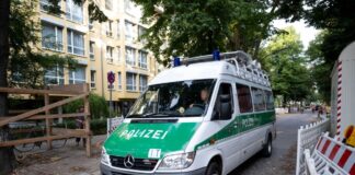 Polizei: Evakuierung für Bombenentschärfung ist beendet Tausende Menschen müssen in Berlin-Neukölln ihre Häuser und Wohnungen wegen einer Bombenentschärfung verlassen.