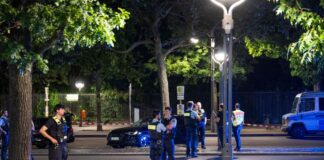 Ermittlungen zu tödlichen Schüssen am Bahnhof Zoo dauern an Der 30-Jähriger wurde trotz eingeleiteter Reanimationsmaßnahmen noch am Tatort für tot erklärt. (Archivbild)