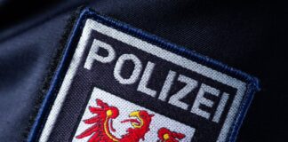 Polizei stoppt Videodreh mit Gewehr und Messer Ein Videodreh in Kleinmachnow ruft die Polizei auf den Plan. (Symbolbild)
