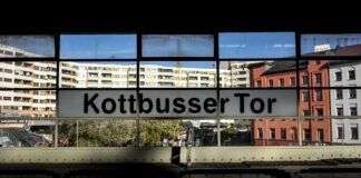 Streit um Israel? Mann an Berliner U-Bahnhof verletzt Am Kottbusser Tor kam es zu einem Polizeieinsatz. (Archivbild)