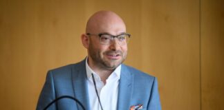 Antrag auf Sozialleistungen: Land setzt auf Online-Angebot René Wilke freut sich über die Einführung der Sozialplattform. (Archivbild)
