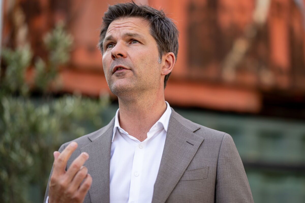 SPD stellt Kampagne zur Abgeordnetenhauswahl vor SPD-Spitzenkandidat Steffen Krach stemmt sich im Wahlkampf für die Wahl zum Berliner Abgeordnetenhaus am 20. September gegen den negativen Bundestrend. (Archivbild)