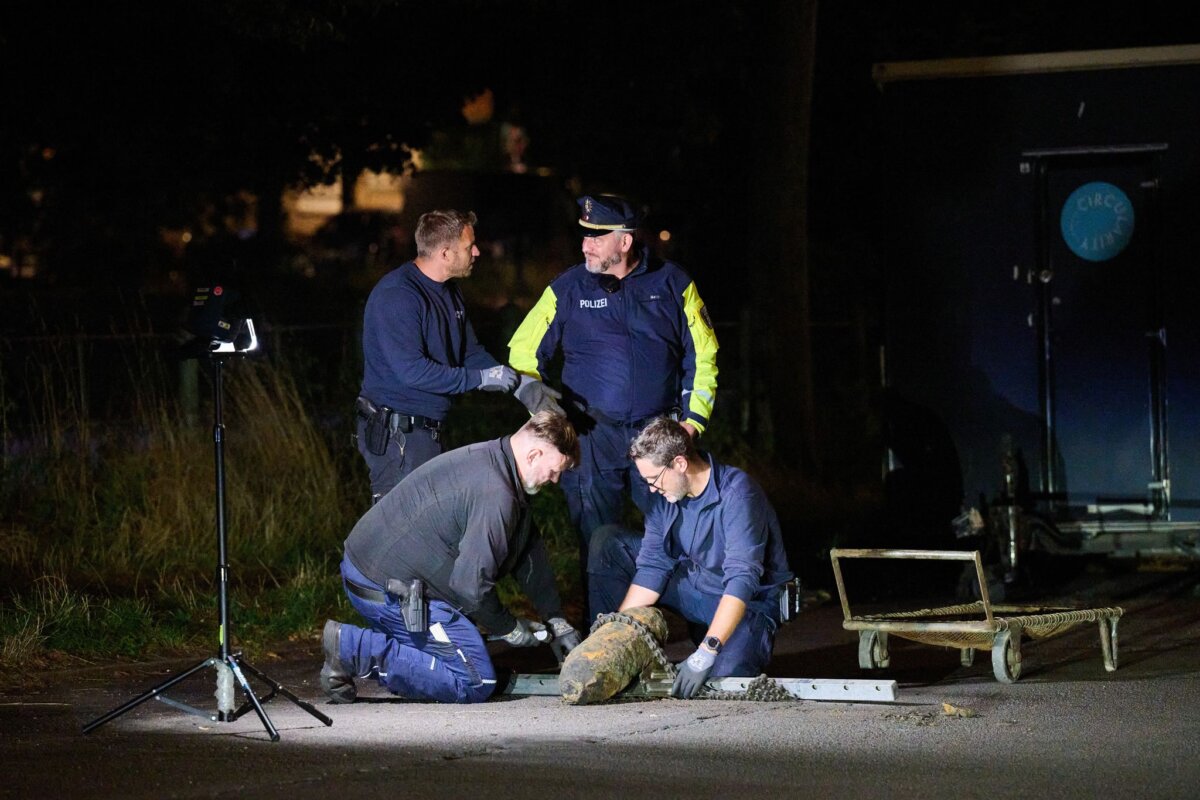 Fliegerbombe in Berlin-Neukölln entschärft Eine russische Fliegerbombe aus dem Zweiten Weltkrieg wurde am Berliner Weigandufer entschärft.