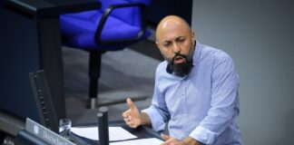 Urkundenfälschung? Ermittlungen gegen Bundestagsabgeordneten Das Büro des Bundestagsabgeordneten Ferat Koçak sagt, der falsche Bundestagsausweis sei eine Requisite für ein Internetvideo gewesen. (Archivbild)