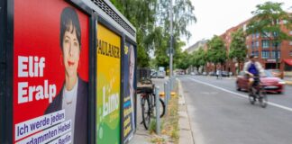 Parteien hängen Zehntausende Wahlplakate auf Wahlplakate dürften in Berlin bald fast überall zu sehen sein. (Archivbild)