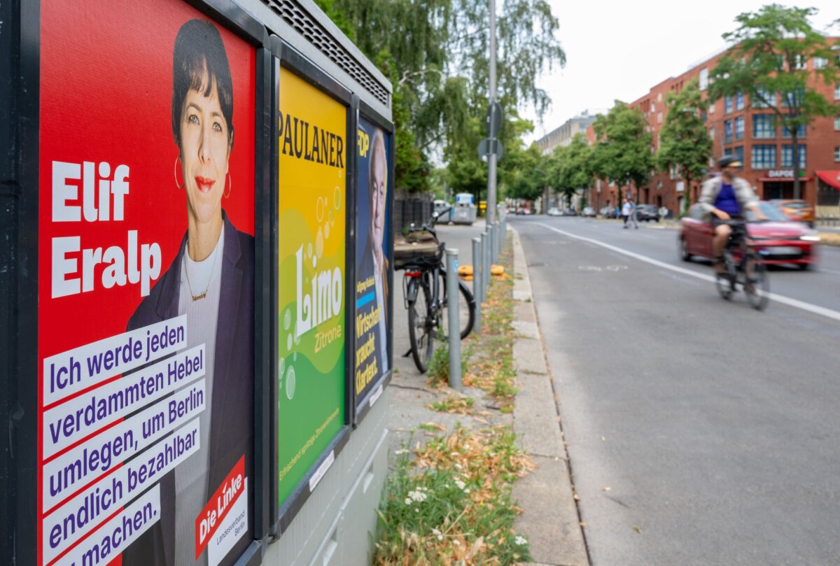 Plakate in Berlin Wahlplakate dürften in Berlin bald fast überall zu sehen sein. (Archivbild)