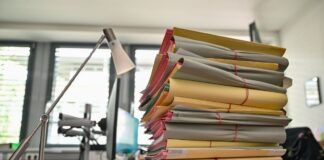 Antragsflut – KI-Modelle fordern Gerichte und Behörden Gerichte, Behörden und Schlichtungsstellen berichten von immer mehr Fällen und Anträgen. Auch durch KI? (Archivbild)