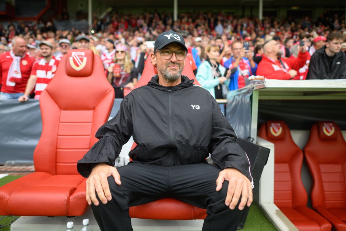 FC Energie Cottbus - FC Augsburg Cottbus-Trainer Wollitz sieht noch viel Arbeit auf sich zukommen.