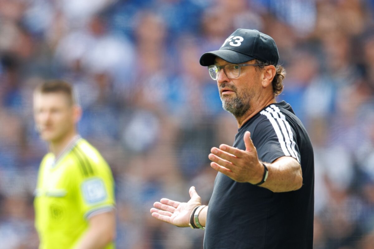 Arminia Bielefeld - Energie Cottbus Wollitz und sein Team mussten die erste Niederlage hinnehmen.