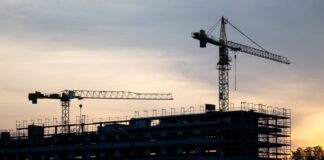 Industrie und Bau in Ostdeutschland werden optimistischer In der Industrie und am Bau hellt sich die Stimmung auf (Symbolbild)