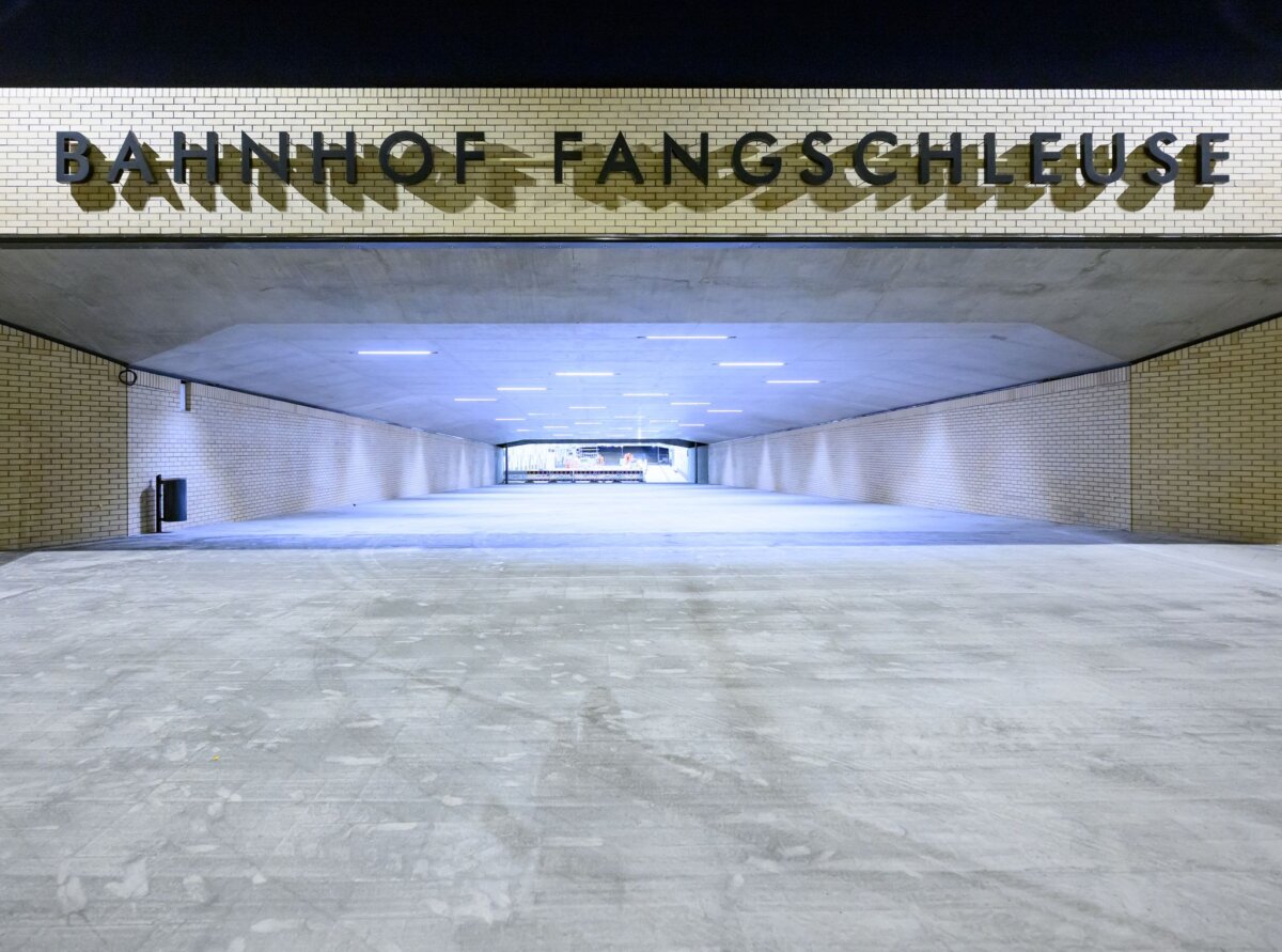 Bahnhof Fangschleuse - Eröffnung verzögert sich Bauarbeiten am Bahnhof Fangschleuse verzögern sich erneut