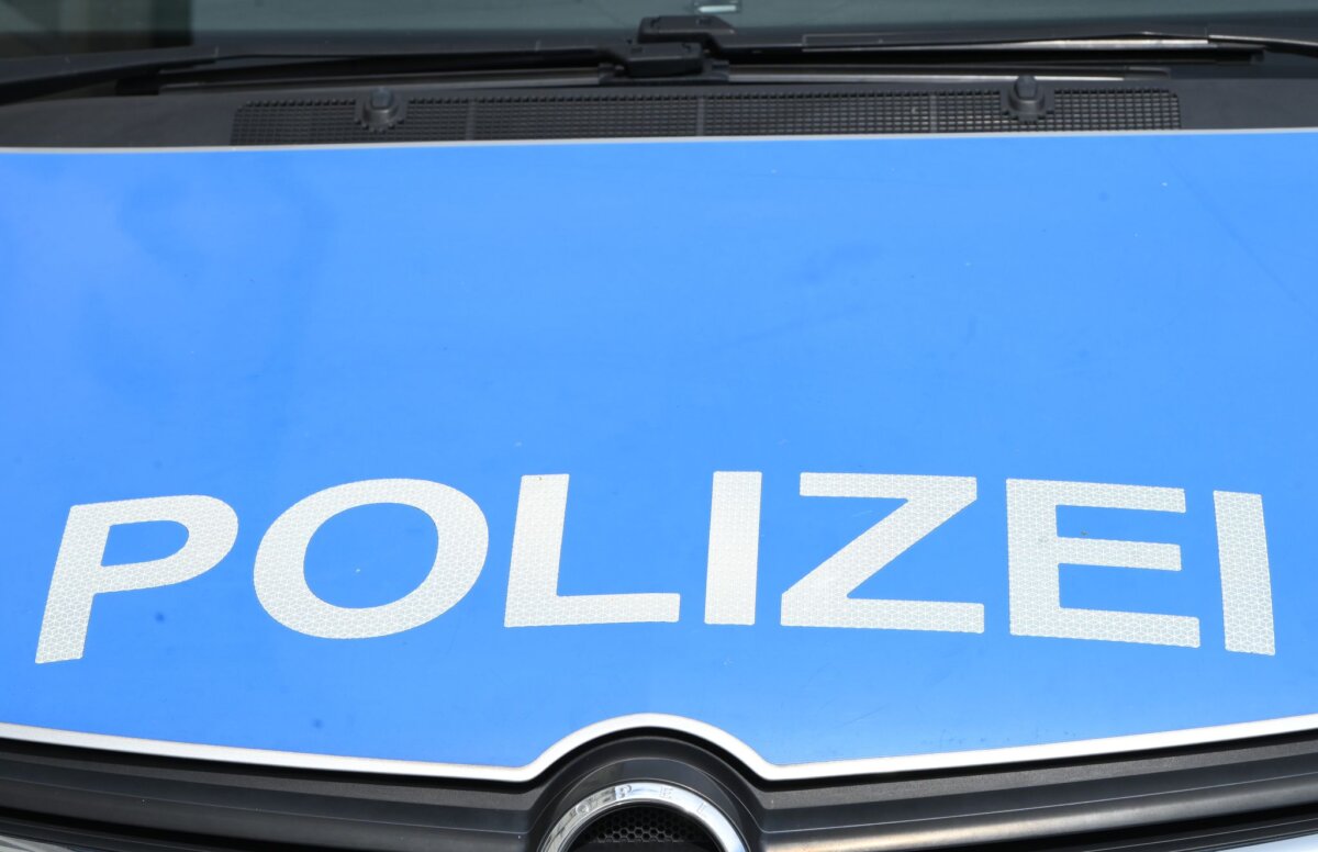 Zwei Männer bei Streitigkeit in Mitte mit Messer verletzt In der Wohnung des Tatverdächtigen stellte die Polizei mehrere Messer sicher. (Symbolbild)