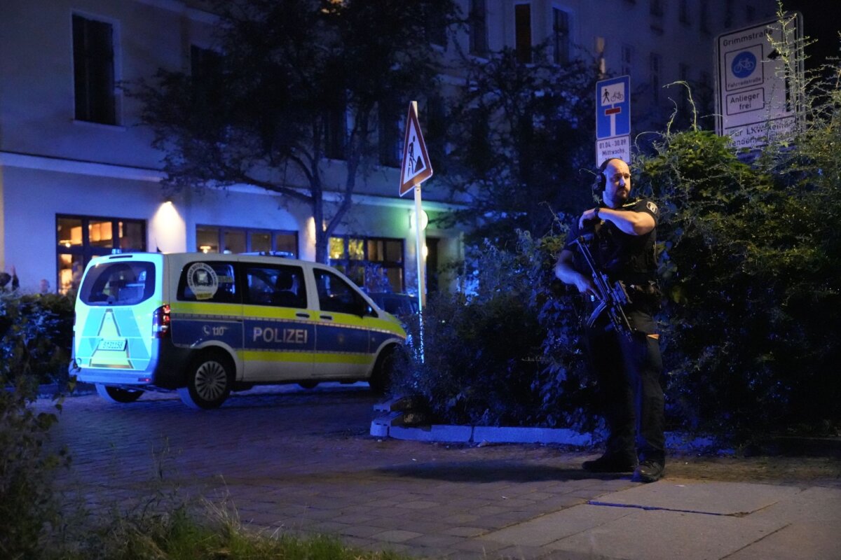 22-Jähriger bei Schüssen in Berlin verletzt Ein 22-Jähriger ist angeschossen worden - der Täter auf der Flucht.