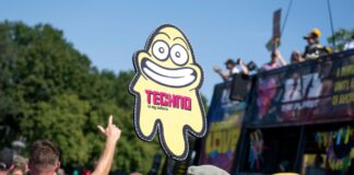 Polizei: Keine größeren Störungen bei «Rave The Planet» Bei der Techno-Parade «Rave The Planet« feierten Tausende trotz großer Hitze ausgelassen.