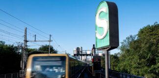 Zwei S-Bahnlinien fahren nach Feuerwehreinsatz wieder Wegen eines Böschungsbrandes war der S-Bahn-Verkehr teilweise unterbrochen. (Symbolbild)