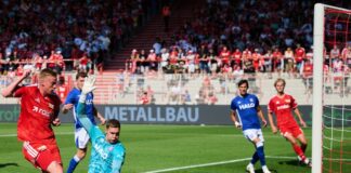 Union verliert bei Pokal-Generalprobe gegen Ipswich 2:4 Neuzugang Van Den Bosch (l) traf zum 1:0.