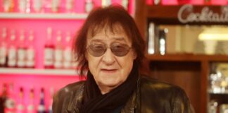 Premiere mit 82: Dieter Birr beim Wacken Open Air Dieter Birr brachte ein Streicher-Ensemble mit zum Heavy-Metal-Festival (Symbolbild)