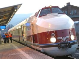 DDR-Schnellzug soll bis Mitte August repariert sein Nach einem Motorschaden soll der Zug bald wieder rollen. (Archivbild)