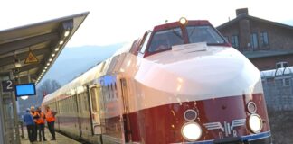 DDR-Schnellzug soll bis Mitte August repariert sein Nach einem Motorschaden soll der Zug bald wieder rollen. (Archivbild)