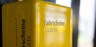 Die App «FreiFahren» warnt vor Kontrollen im Berliner Nahverkehr. (Symbolbild)