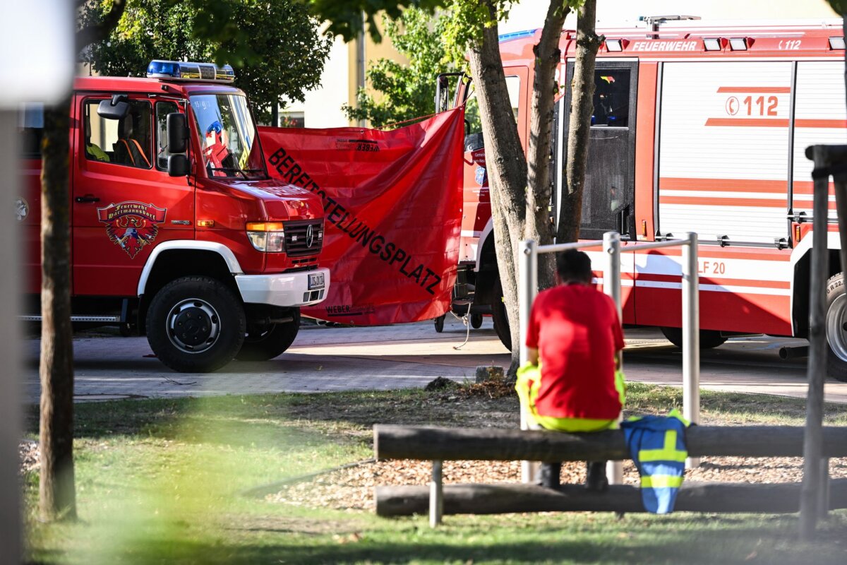 Gewalttat an Brandenburger Schule Zwei Menschen sind bei einer Gewalttat an einem Schulcampus in Gosen-Neu Zittau in Brandenburg ums Leben gekommen.