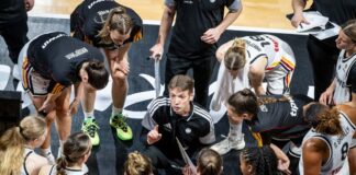 Noch ein Monat bis zur WM: Basketballerinnen legen los Olaf Lange (M) ist beim Auftakt der WM-Vorbereitung noch nicht dabei. (Archivbild)