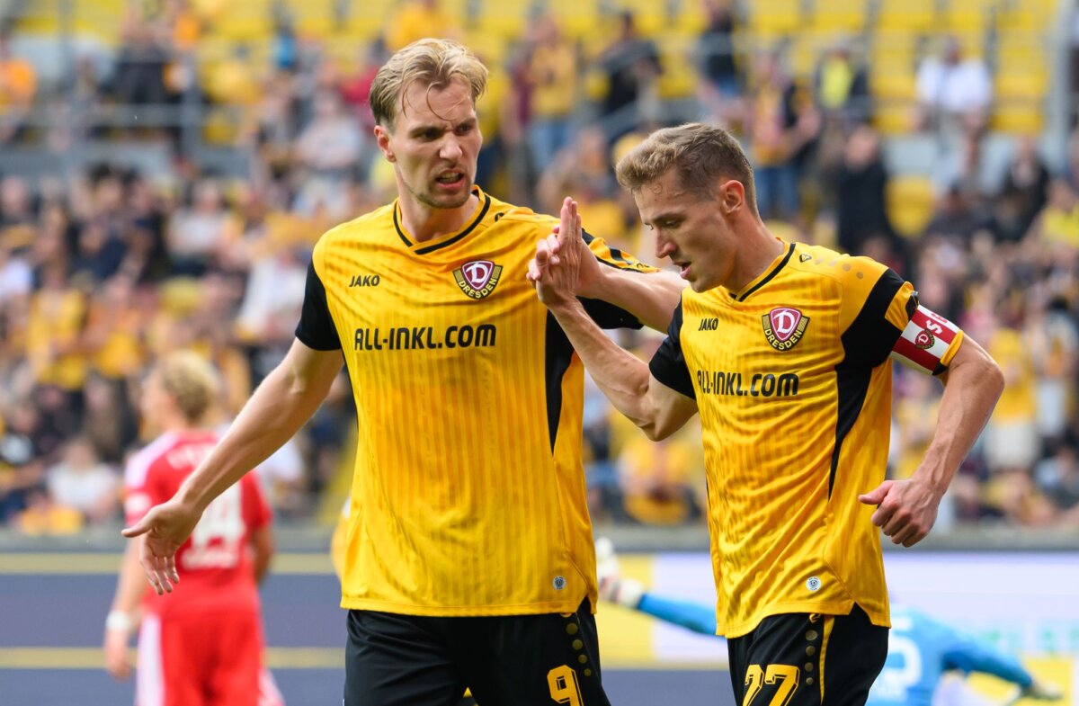 SG Dynamo Dresden - 1. FC Union Berlin Dresdens Torschützen: Niklas Hauptmann (r) und Vincent Vermeij.