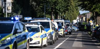 Woidke: «Diese Tat erschüttert unser gesamtes Land» Bei einer Gewalttat an einem Schulcampus in Gosen-Neu Zittau in Brandenburg sind zwei Menschen ums Leben gekommen.