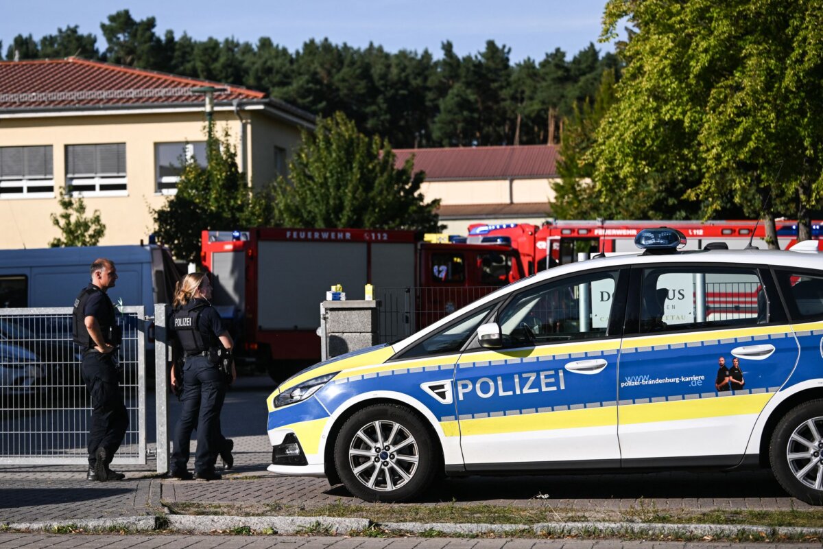 Gewalttat an Brandenburger Schule Bei einer Gewalttat an einem Schulcampus in Gosen-Neu Zittau in Brandenburg sind zwei Menschen ums Leben gekommen.
