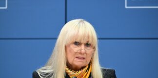 Berlins Innensenatorin: Vier Gefährder tragen Fußfesseln Berlins Innensenatorin Iris Spranger (SPD) lobt die Novellierung des Berliner Polizeigesetzes. (Archivbild)