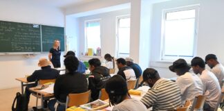 Chancencenter für geflüchtete Menschen eröffnet In der Einrichtung sollen sich Asylsuchende mit unsicherer Bleibeperspektive und abgelehnte Asylbewerber die Chance erarbeiten können, längerfristig in Deutschland bleiben zu können.