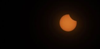 Wo kann ich die Sonnenfinsternis beobachten? Etwas erhöht, freie Sicht - zur Beobachtung der partiellen Sonnenfinsternis heute Abend muss der Blick nach West-Nordwest frei sein. (Archivbild)