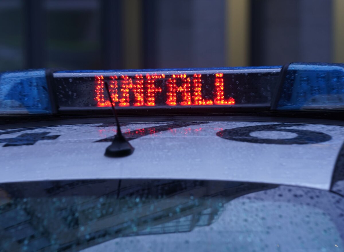 Polizei Nach Unfall auf A111: Motorradfahrer erliegt Verletzungen (Symbolbild)