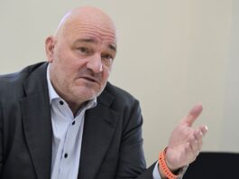 Minister verteidigt Ende der Direktverbindung nach Schwedt Verkehrsminister Crumbach spricht über den ÖPNV in Brandenburg. (Archivbild)