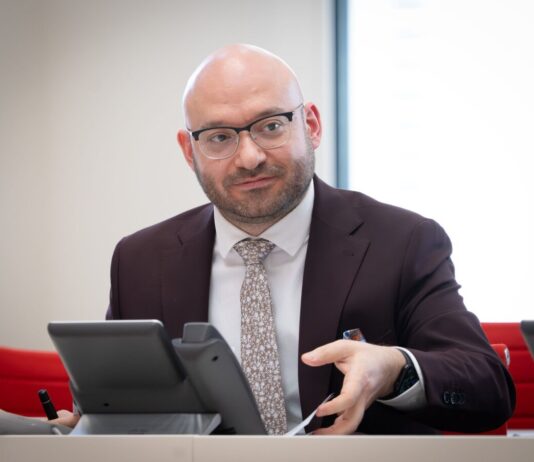 Gesundheitsminister: Zuckersteuer für mehr Vorsorge nutzen Brandenburgs Gesundheitsminister Wilke zeigt sich offen für eine Steuer auf gezuckerte Getränke. (Archivbild)
