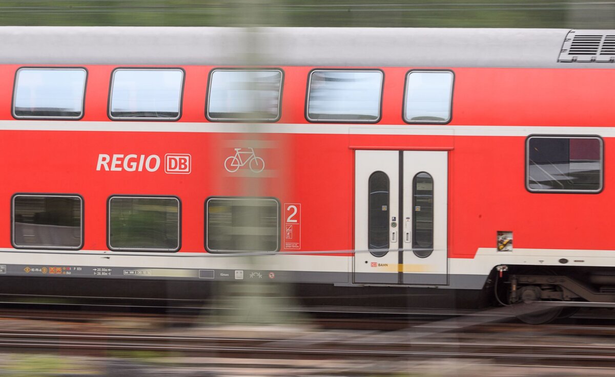 Regionalexpress Für rund 500 Fahrgäste endet die Fahrt mit dem Regionalexpress kurz vor Königs Wusterhausen. (Symbolbild)
