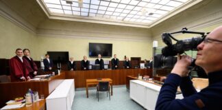 Wegen des Verdachts der Russlandsspionage steht seit Dezember 2023 ein BND-Mitarbeiter vor Gericht. (Archibvild) 