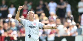 Bringt er wieder Powerfußball? Frankfurts Trainer Adi Hütter. (Archivbild)