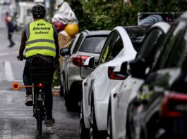 Langzeitstudie: Ton im Straßenverkehr wird immer rauer Der Ton im Straßenverkehr wird einer Umfrage zufolge rauer. (Illustration)
