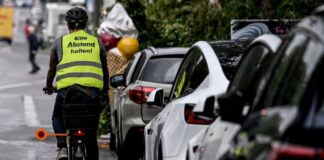 Langzeitstudie: Ton im Straßenverkehr wird immer rauer Der Ton im Straßenverkehr wird einer Umfrage zufolge rauer. (Illustration)