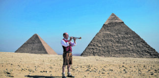 Neu im Kino: Völkerverständigung Mit Volksmusik um die Welt: Franz Joseph HimpslBild: Matthias Ditscherlein-Kippelsteiner Filme Filmperlen