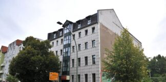 Die Polizei war in einem ehemaligen Hostel in Berlin-Friedrichshain im Großeinsatz. (Archivbild)