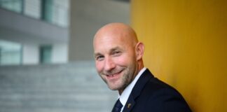 Sport-Staatsminister Ronald Rauhe hätte Olympia am liebsten im Jahr 2040 in Deutschland. (Archivbild)