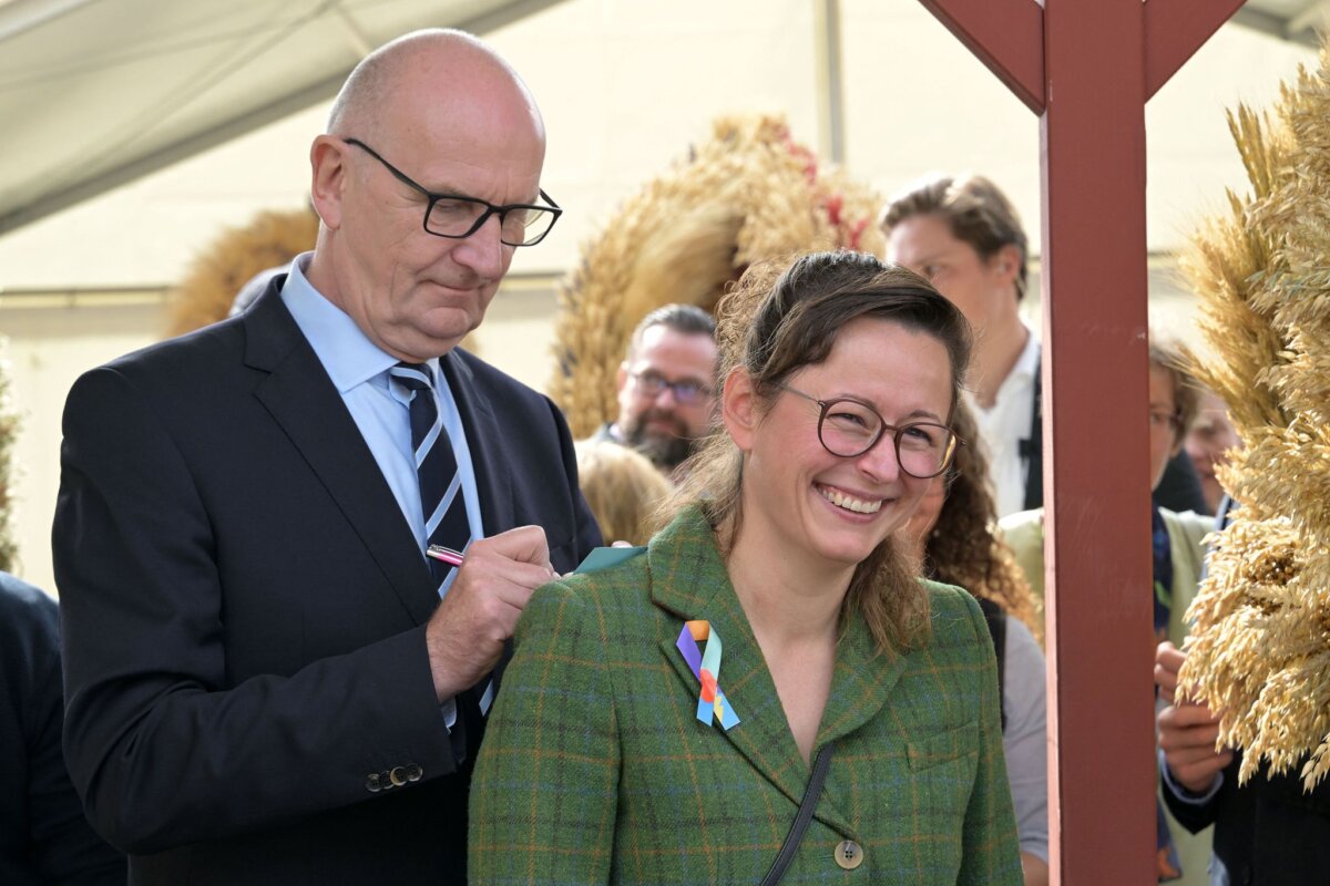 Brandenburger Dorf- und Erntefest in Damelang Dietmar Woidke und Hanka Mittelstädt auf dem Erntefest.