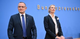 AfD-Chefs sehen sich durch Wahlerfolge in Kurs bestätigt Die AfD-Chefs sehen sich angesichts der Wahlergebnisse bestätigt und sehen keinen Grund ihren Kurs zu ändern.