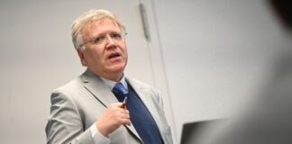 Wahl: Weiter Ost-West-Unterschiede – ebenso Außen und Innen Die These, dass die Teilung Ost und West abgelöst worden sei durch ein Innen- und Außenmodell sei so nicht haltbar, sagte Landeswahlleiter Stephan Bröchler.