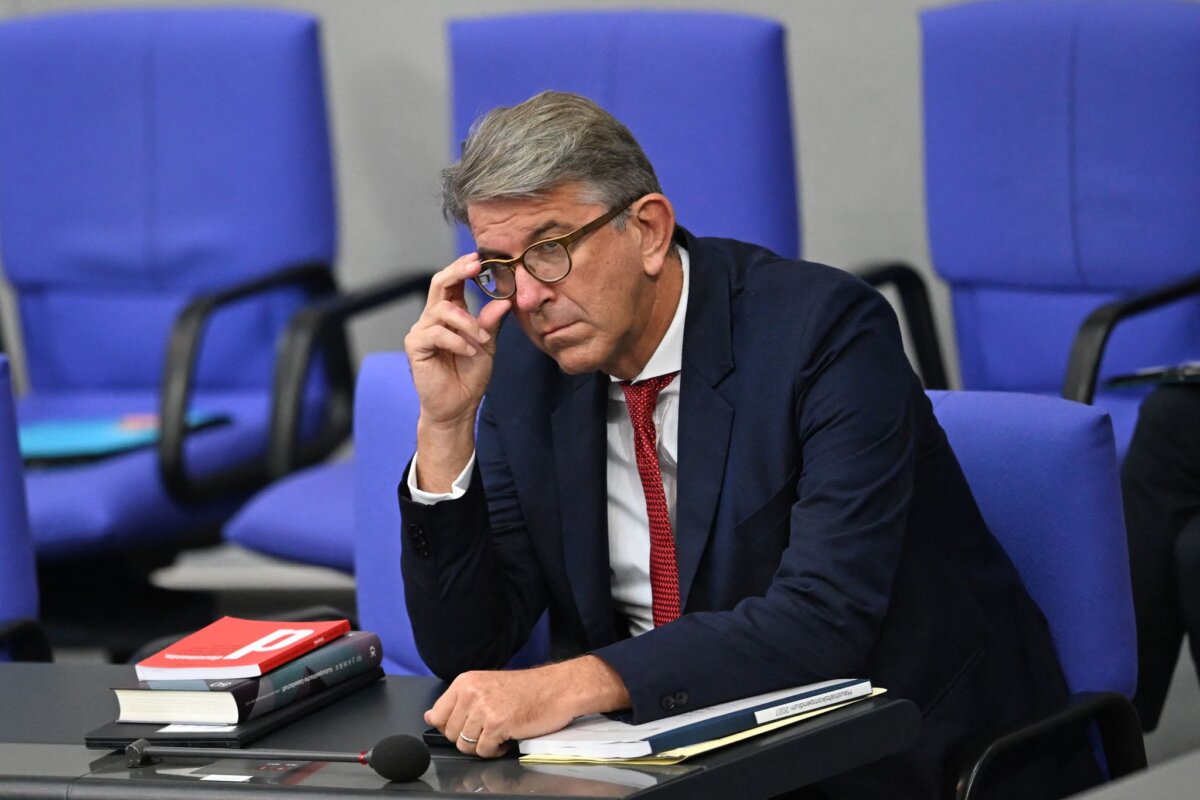 Bundestag Kulturstaatsminister Wolfram Weimer stellt finanzielle Konsequenzen im Fall einer von den Linken geführten Regierung in Berlin in den Raum.